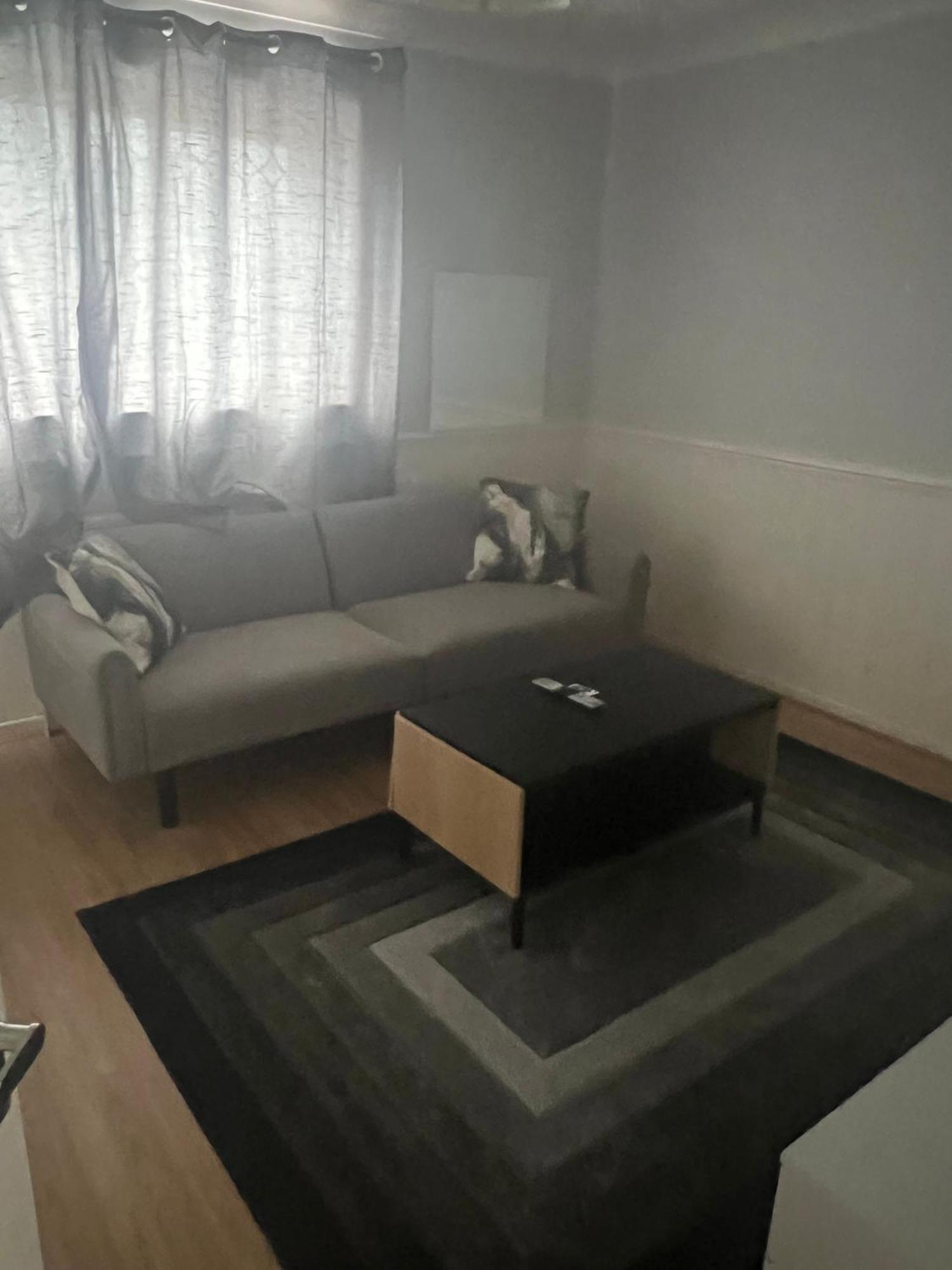 Basildon 3 Bedroom - Free Parking Private Garden Bagian luar foto